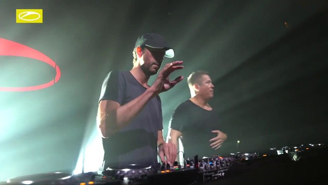 Cosmic Gate live at AFAS Live – A State Of Trance 836 (ADE 2017 Special)