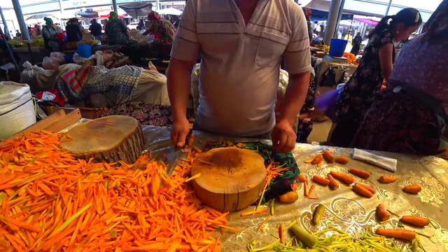 Узбекистан. Шок! 600 кг моркови нарезать вручную! Чиракчи рынок