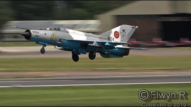 Миг-21 Уходит в небо как ракета! Истребитель опять покорил зрителей на авиашоу