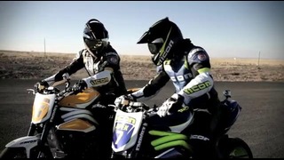 Дрифтинг-баттл мотоциклов против заряженной машины копов