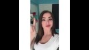 Девушка под музончик