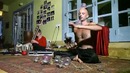 Иллюзионист ломает законы физики