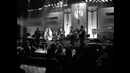 Roy Orbison – Oh, Pretty Woman (from Black & White Night)