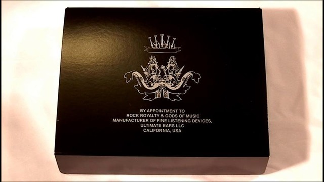 Ultimate Ears TripleFi 10 Noise-Isolating Earphones Unboxing