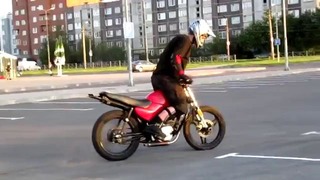 Yamaha YBR125 stunt