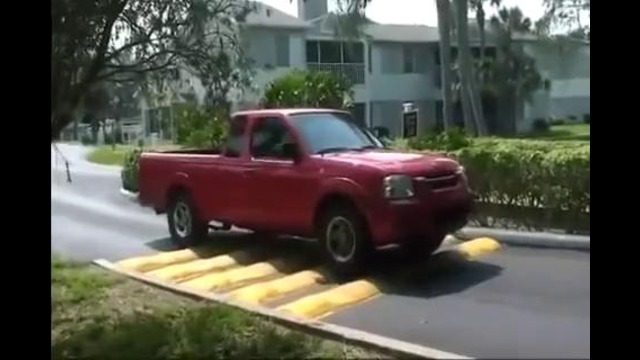 Самый убийственный лежачий полицейский