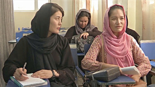 «Идите домой»: девушек больше не принимают в вузы Афганистана