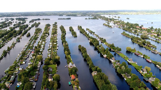 Как появились странные Винкевенские озера в Нидерландах? Сотни частных островов в одном месте