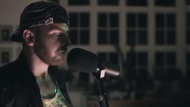 Music face #5 – - reeps one – - ‘move