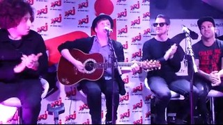 Fall Out Boy – The Phoenix & Sugar We’re Going Down (Live Acoustic)