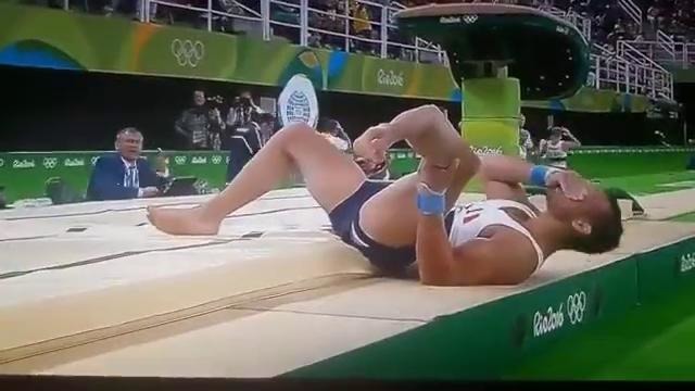 ВИДЕО Французский гимнаст сломал ногу (получил двойной перелом голени) на Олимпи