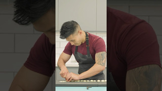 Most slices of garlic cut in 30 seconds – 117 by Wallace Wong