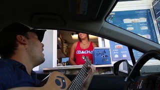 Заказ еды в Мак-авто при помощи серенады