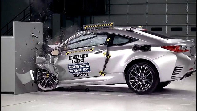 2015 Lexus RC small overlap IIHS crash test