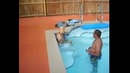 Пук в бассейне