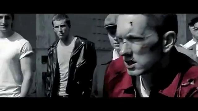 Eminem Feat.Tyga – Fallin (Video Music Song 2013)