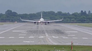 Взлёт Боинга 767 и посадка Боинга 787 в аэропорту Лондона