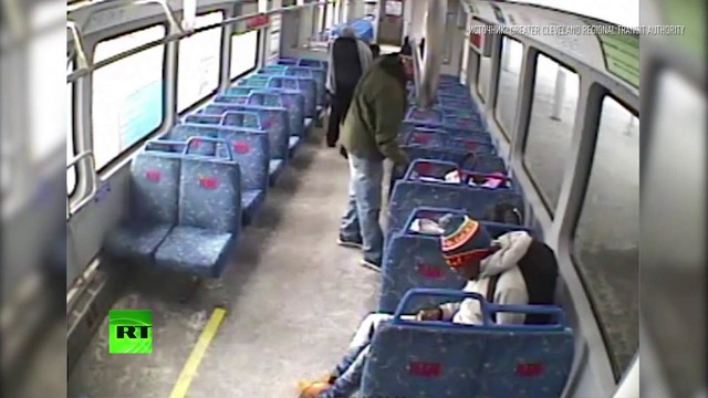 В США мужчина оставил младенца в вагоне без присмотра и не успел вернуться
