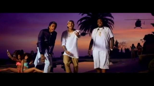 Sean Kingston (Feat. Chris Brown & Wiz Khalifa) – Beat It