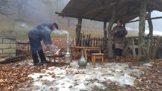 Куриная шаурма на костре в садже