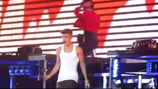 Justin Bieber – Beauty And A Beat (LIVE)
