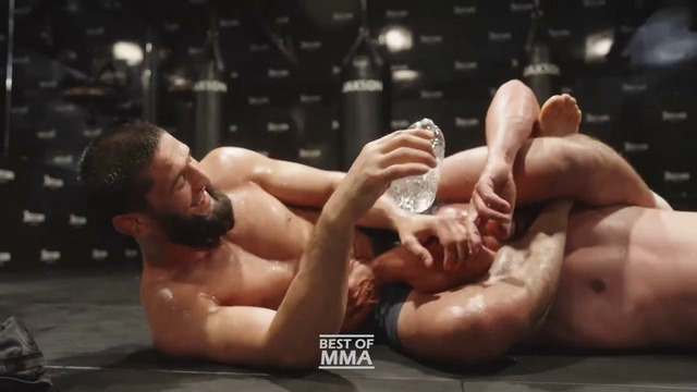 Мышонок в шоке от силы Хамзата Чимаева