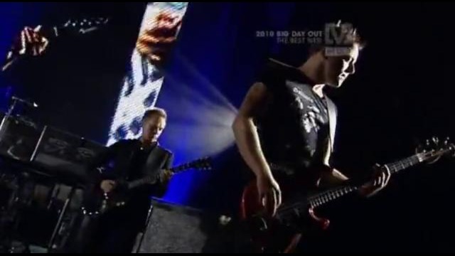 Muse ft. Nic Cester(Jet) – Back in Black (ACDC cover)
