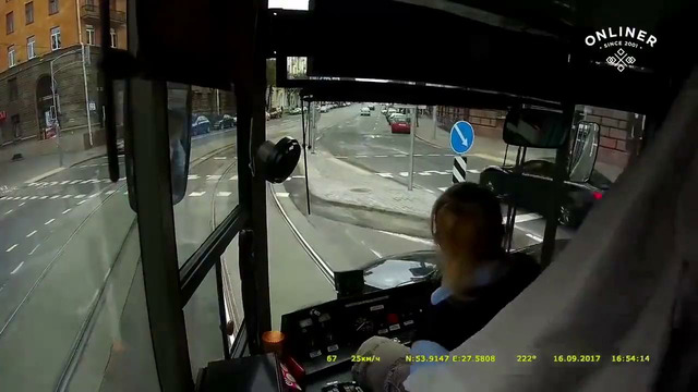 Нелегко быть водителем трамвая