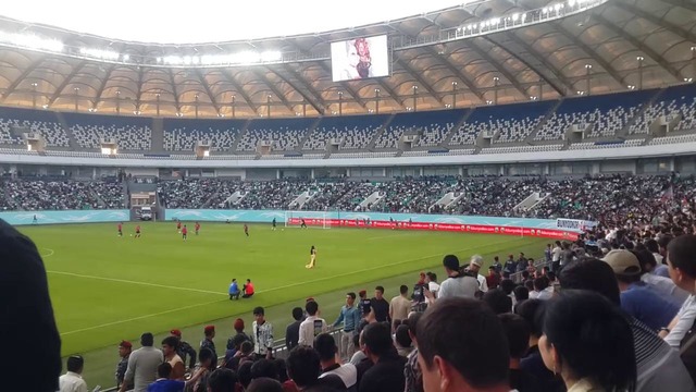 Bunyondok—-Nasaf tanafus paytida Rayhon Ganiyeva.kuyladi