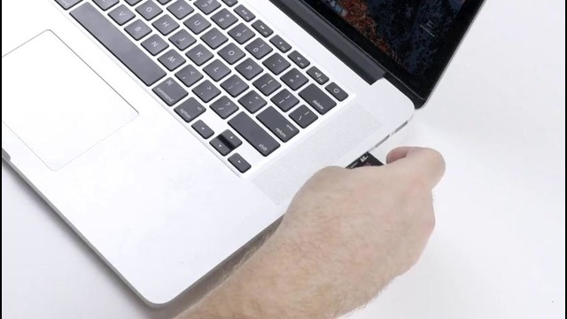 У меня проблемы с MacBook Pro 2016 за 350.000 рублей