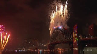 Australia celebrates 2018 with spectacular firework display from Sydney Harbour