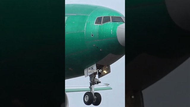 Вот ПОЧЕМУ САМОЛЕТЫ Обычно НЕ Красят в ЧЕРНЫЙ #shorts