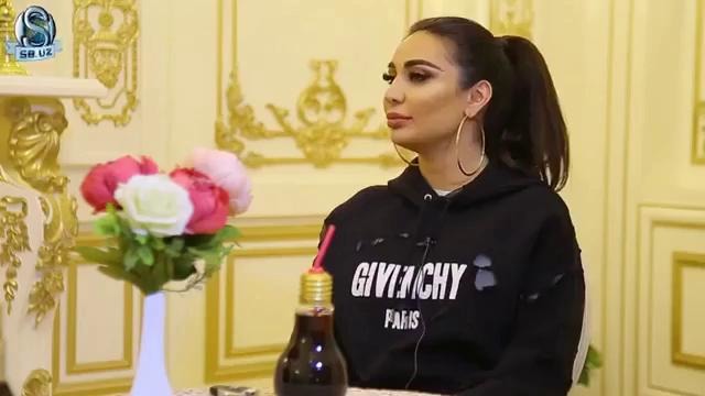 Munisa Rizaeva nimaga so’kinadi