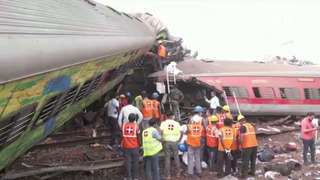 В Индии столкнулись поезда: 275 погибших