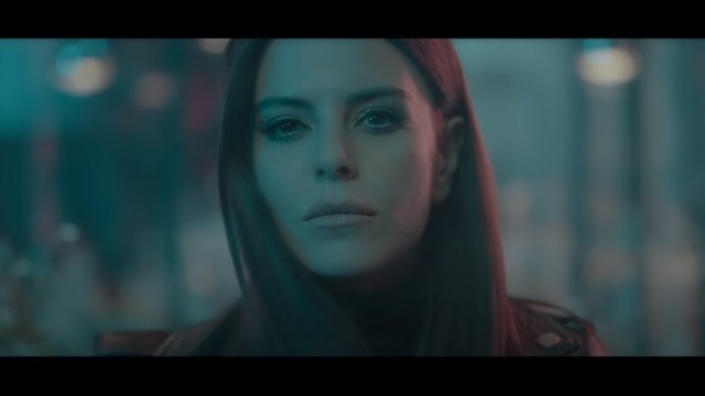 Simge – Üzülmedin mi Official clip 2018)