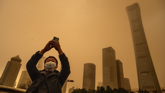Масштабные песчаные бури обрушились на Пекин и ряд провинций Китая