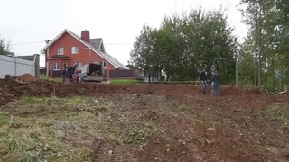 Как легко и быстро выкопать фундамент дома на земельном участке
