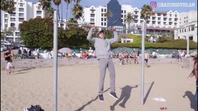 Дед наказывает турникменов / old man workout prank