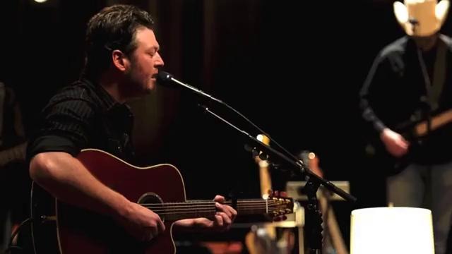 Blake Shelton – Mine Would Be You captured in The Live Room