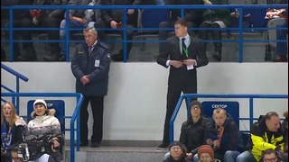 Танец охранника на хоккейном матче