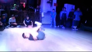 B-boy clil onehand into flare