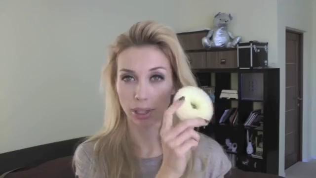 Пышный пучок с носком. быстрая причёска