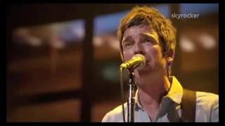 Noel Gallagher’s HFB – International Magic (Live at the O2) + Tour footage – part 1