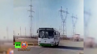 В Красноярском крае тепловоз протаранил пассажирский автобус