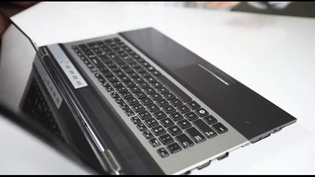 Ноутбук Samsung RF712 с 3D дисплеем