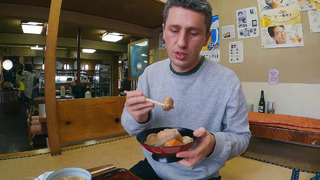 Японский суп. Красная икра и макароны. Обед в японской глубинке