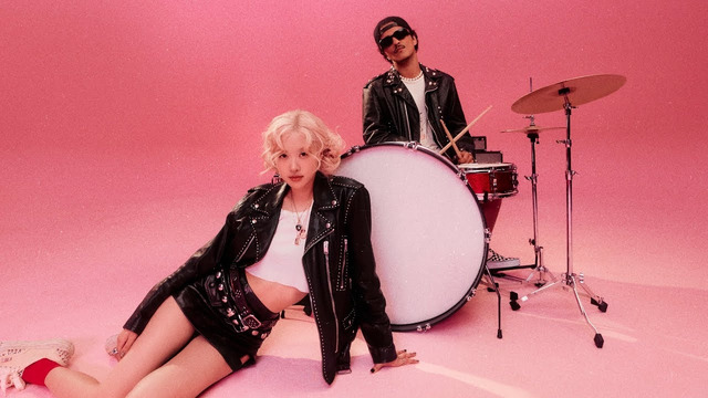 ROSE & Bruno Mars – APT. (Official Music Video)