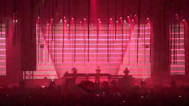 Armin van Buuren – live at A State Of Trance 850