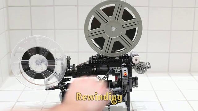 Кинопроектор из Lego