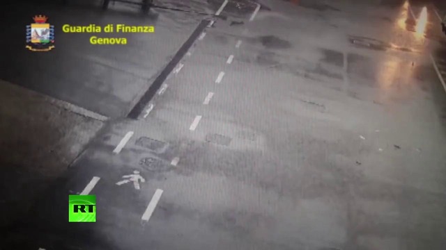 Видео крушения моста в Италии с камер наблюдения